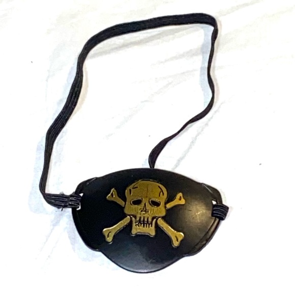 Child’s Pirate Costume (os) - Picture 4 of 8